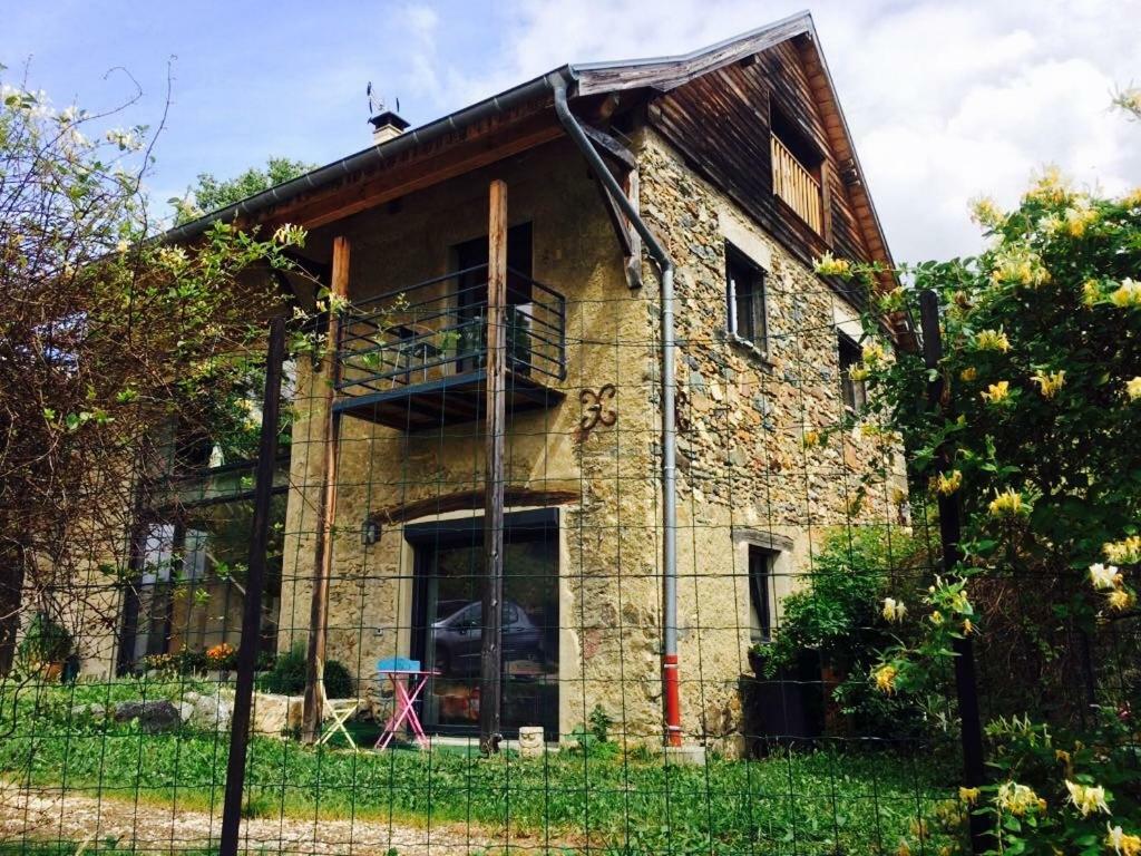 Grand studio au calme à la campagne, tout prés de la ville !!! Venon  Esterno foto